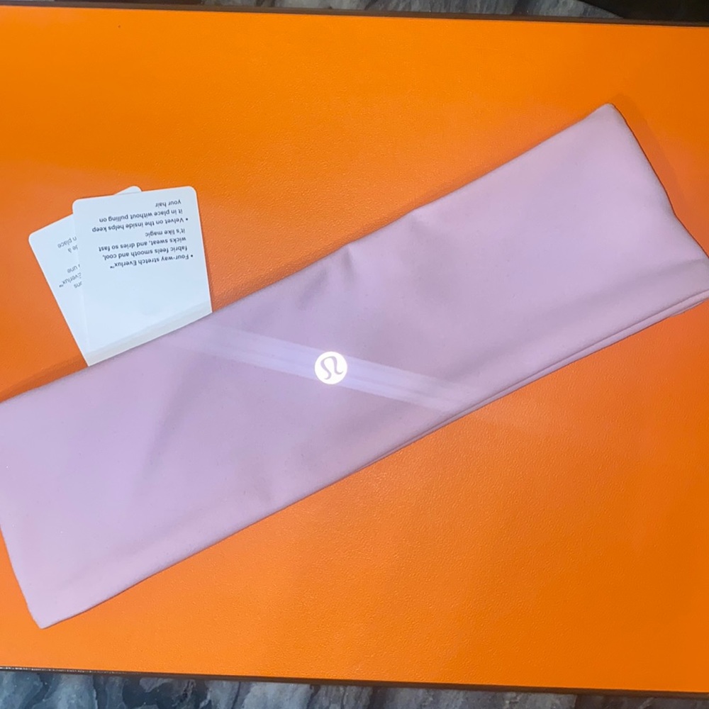 RARE PINK LULULEMON WUNDER TRAIN HEADBAND NWT